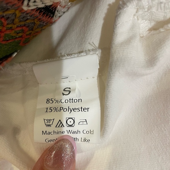 Cropped White Denim Jacket with Relaxed Fit - Picture 2 of 7